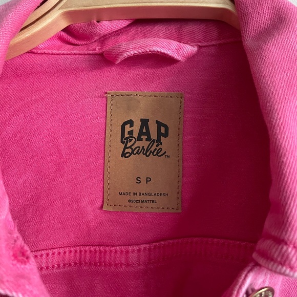 Gap x Barbie || Pink Limited Edition Icon Denim Puff-Sleeved Jacket NWT - Picture 6 of 9